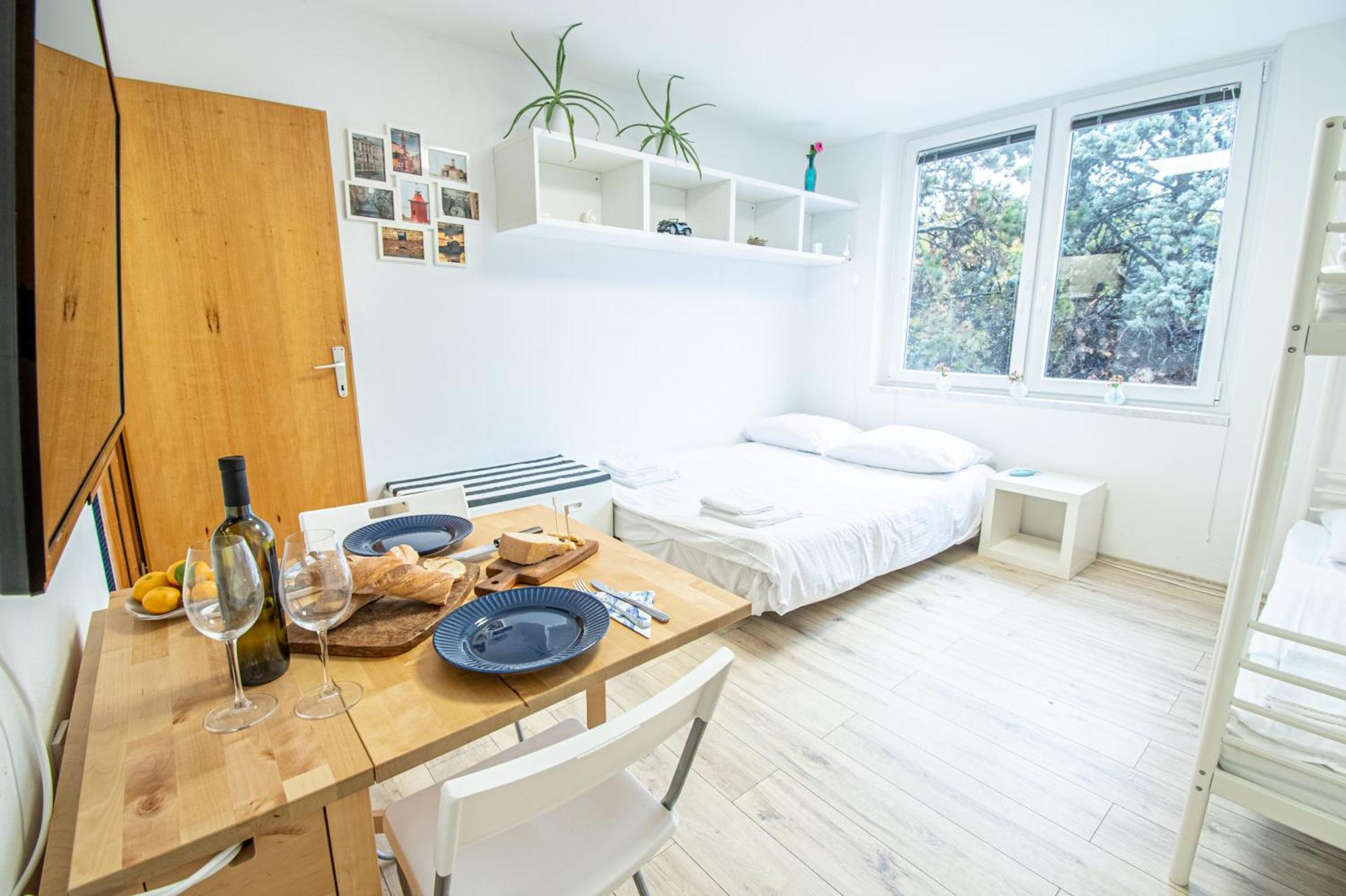 Apartman Center Parking By Rentistra *